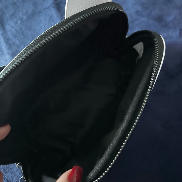 Hello kitty makeup bag - Picture 3 of 3